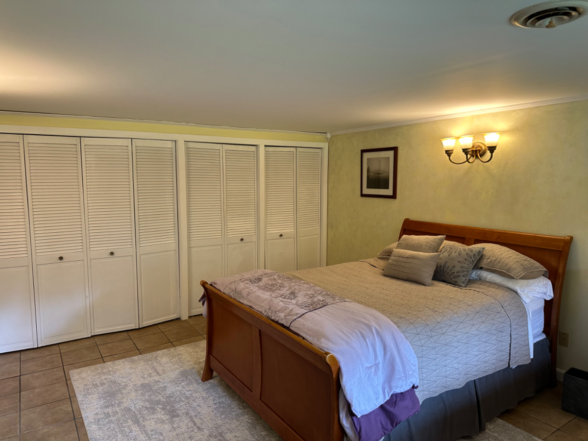 Large One-Bedroom Apartment in Charlotte - Photo 7