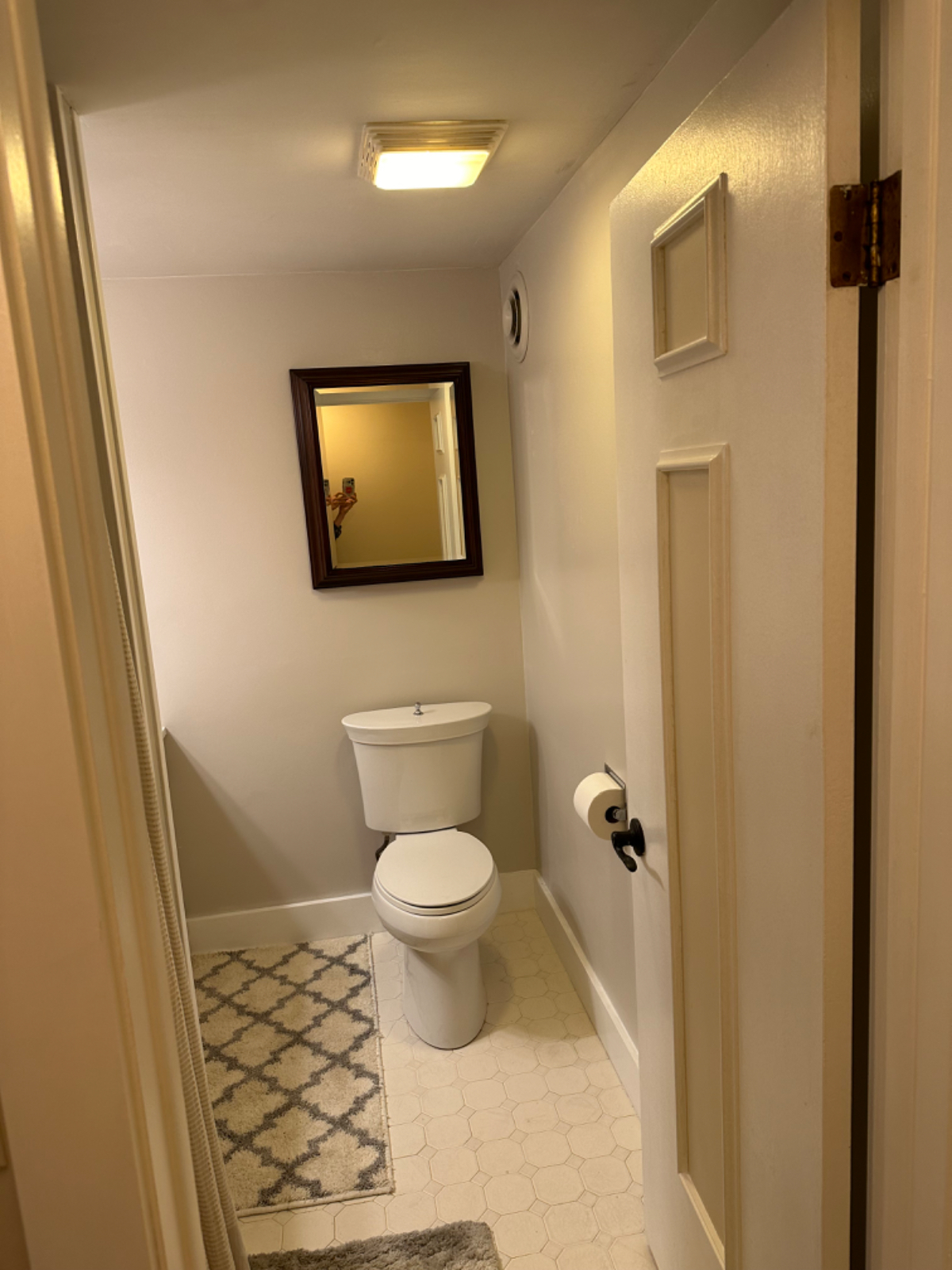 Large One-Bedroom Apartment in Charlotte - Photo 9