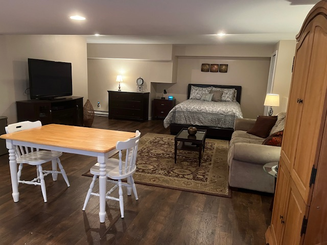 Milton, Vermont - One Bedroom Studio Apartment - Photo 2