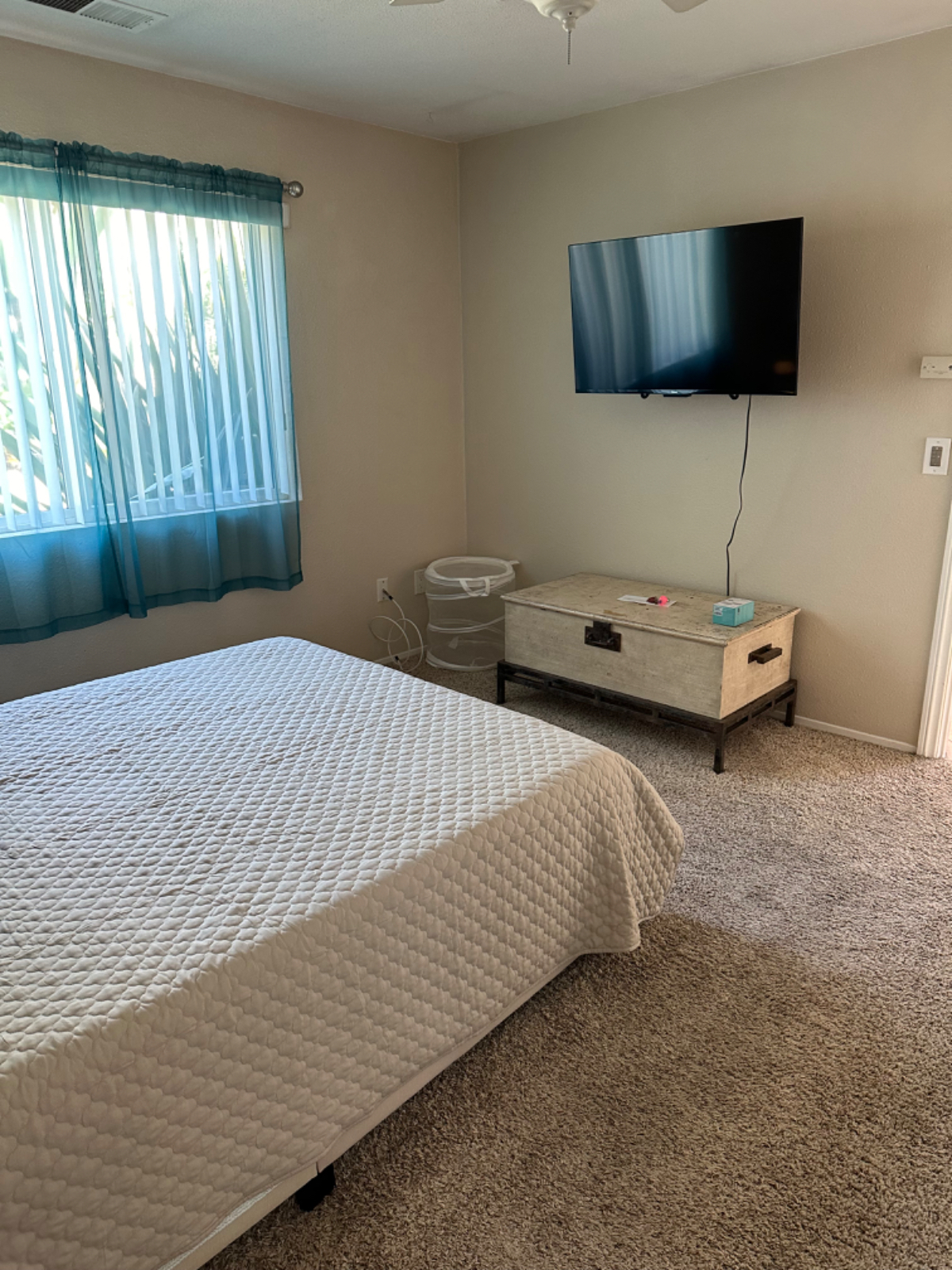Master bedroom and bath - Photo 3