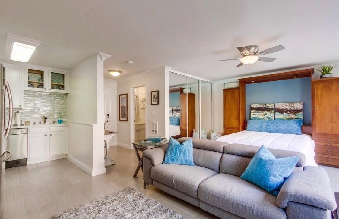 Stylish Studio Retreat with Prime Amenities, Steps from Tourmaline Beach - Photo 4
