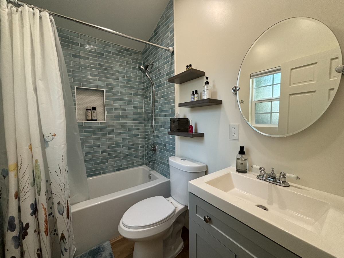 Cute Palms/Culver City Entire Back House (3- to 4-MONTH RENTAL ONLY, AVAILABLE STARTING JAN 15) - Photo 6