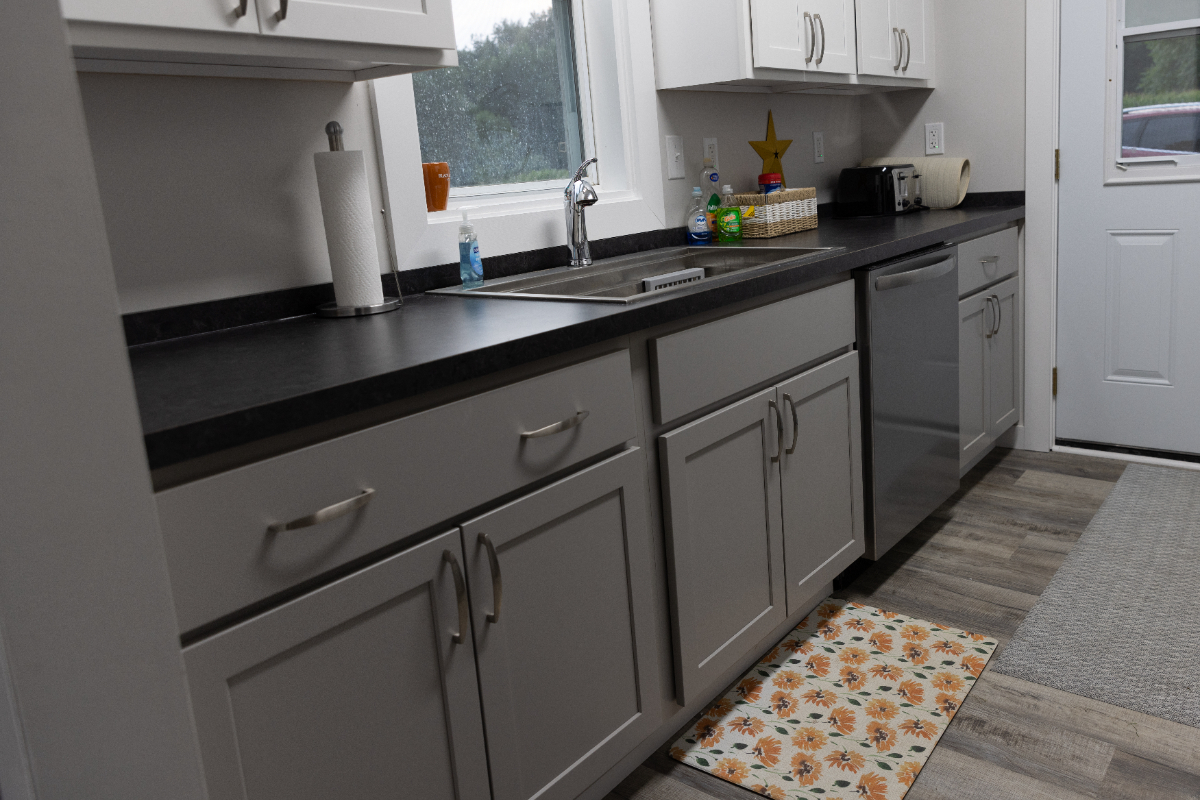 Charming Lakeview Bungalow in Hammond, NY - A Cozy 2-Bedroom Retreat Awaits - Photo 6