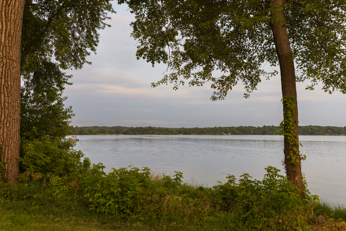 Charming Lakeview Bungalow in Hammond, NY - A Cozy 2-Bedroom Retreat Awaits - Photo 2