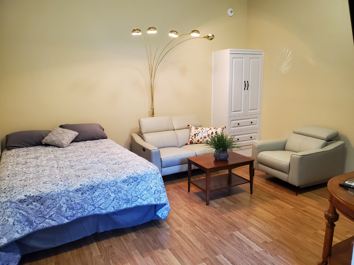 San Diego Elegance - Beautiful Studio with All Luxuries & Prime Location - Photo 5