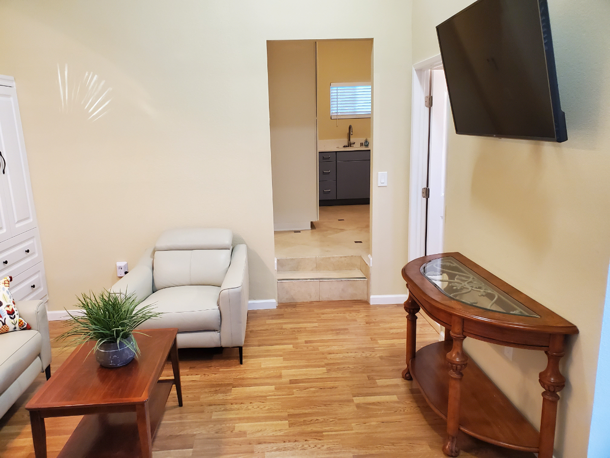 San Diego Elegance - Beautiful Studio with All Luxuries & Prime Location - Photo 6