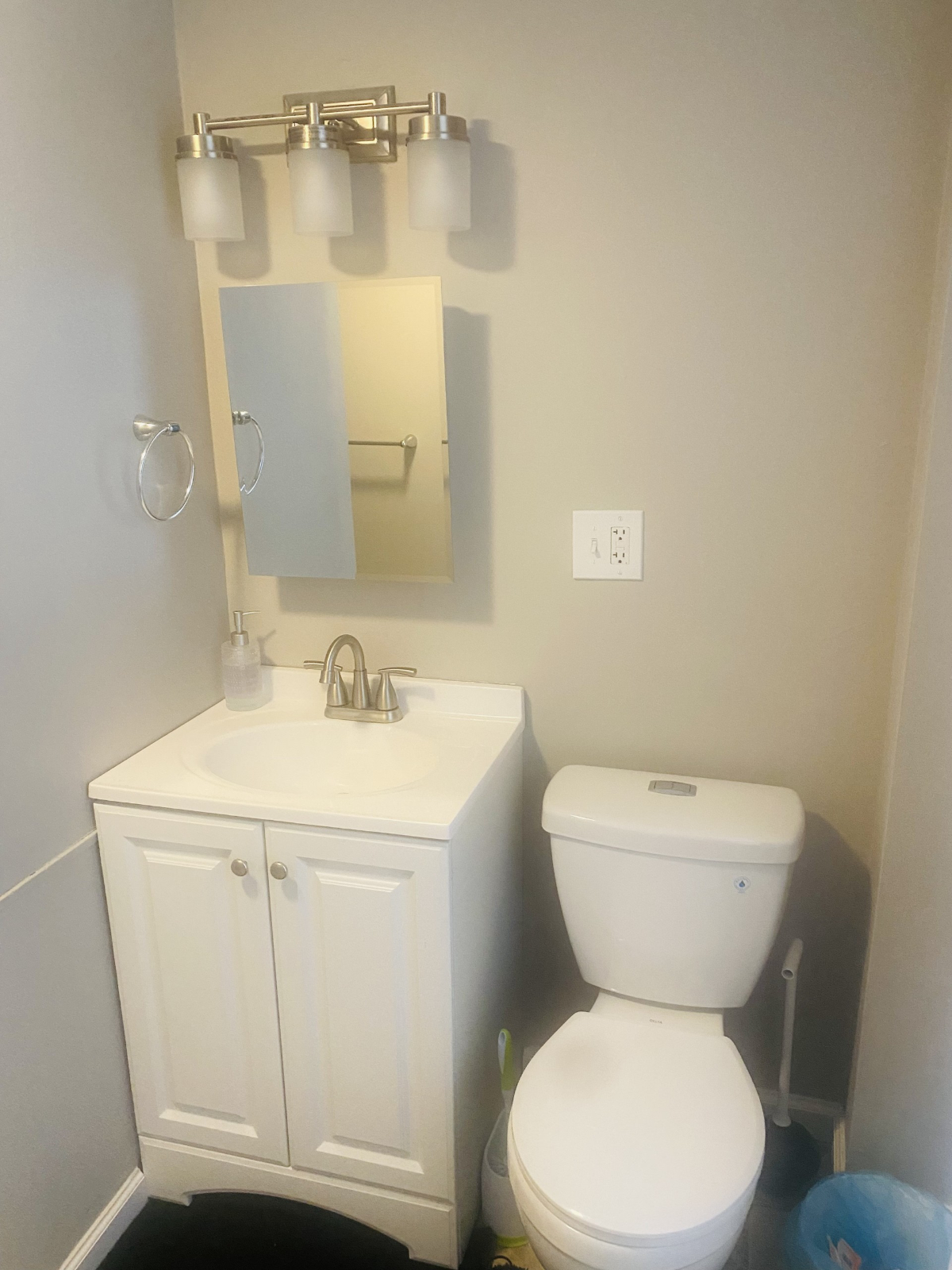 A room in a house - Photo 3