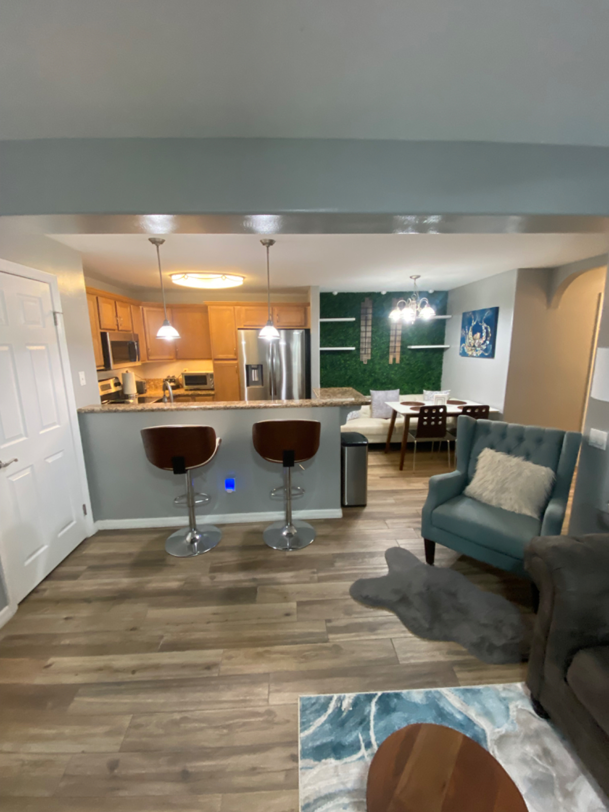 Beautiful Condo in Clairemont - Prime Location - Photo 4