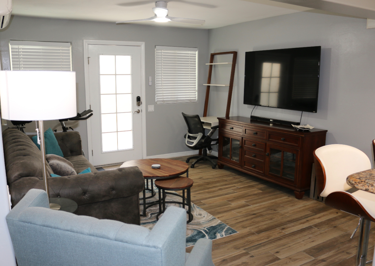 Beautiful Condo in Clairemont - Prime Location - Photo 1