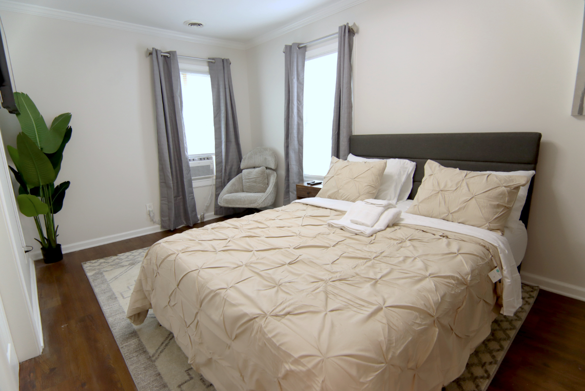 Cozy 1/1 apartment Pet Friendly - Photo 6