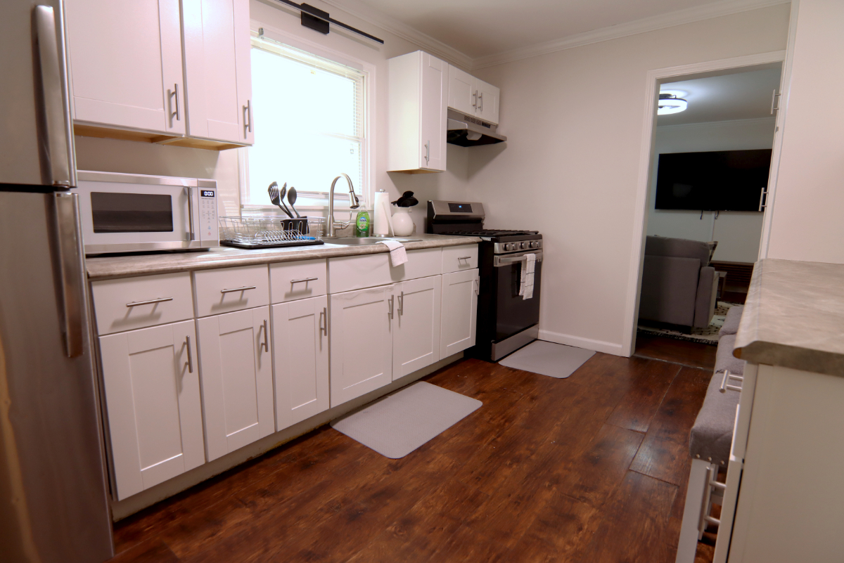 Cozy 1/1 apartment Pet Friendly - Photo 4