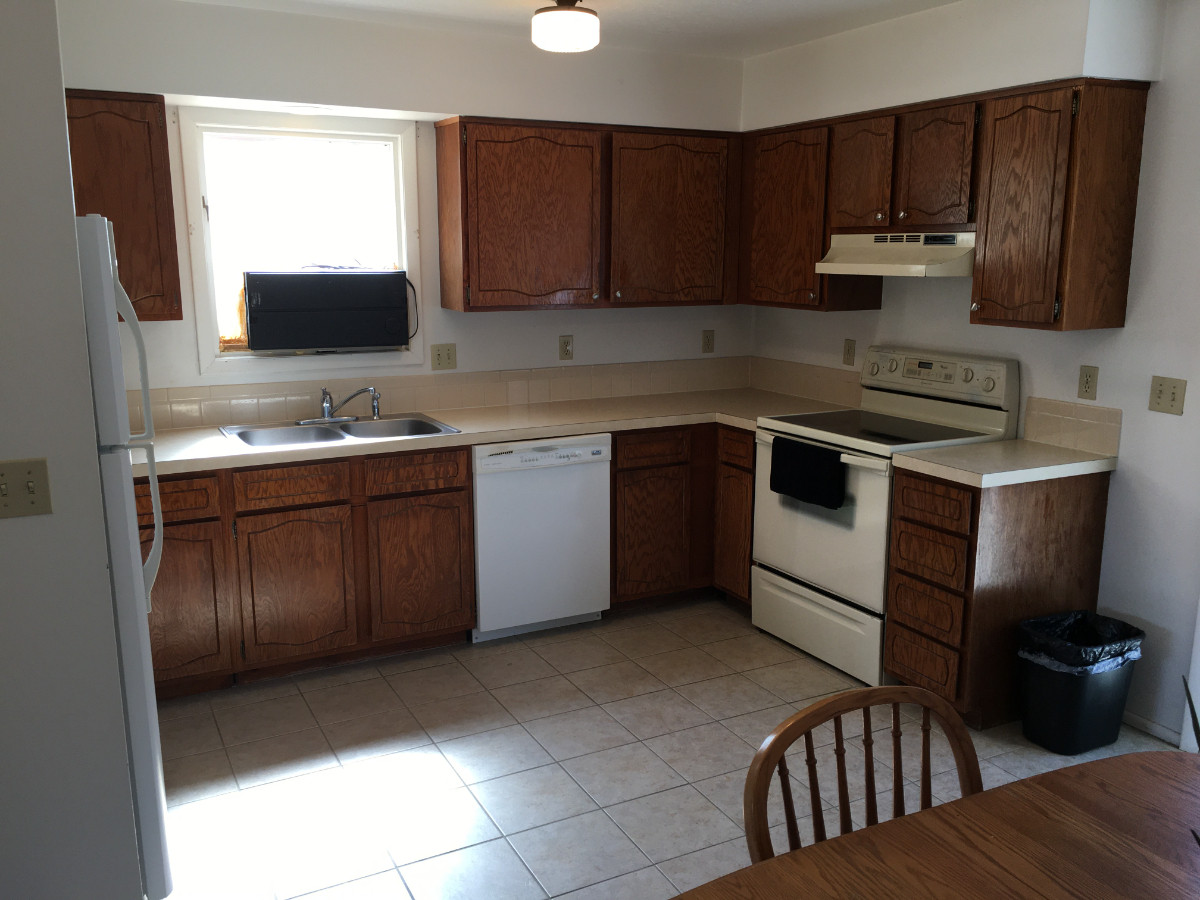 1,800sf  3 story 8 beds townhouse - Photo 6