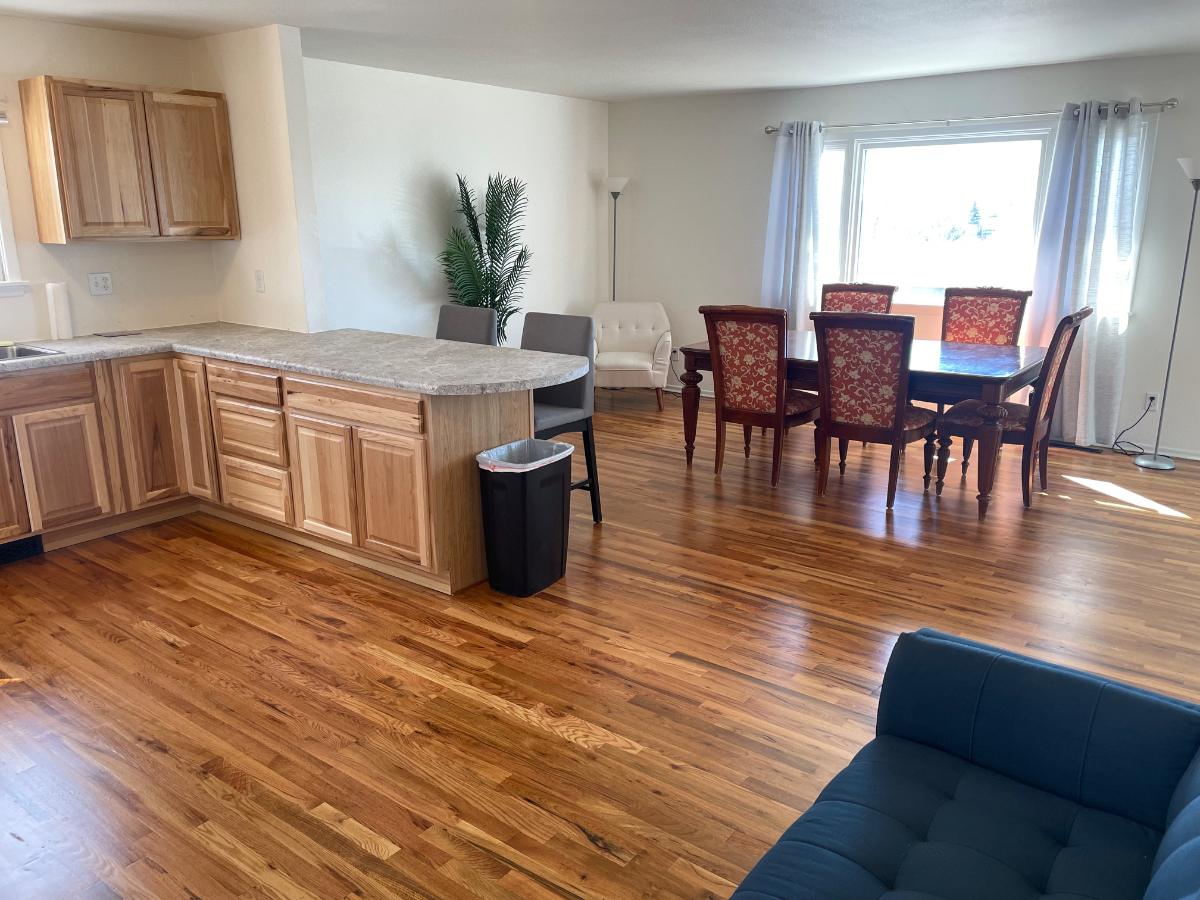 1,800sf 3 story 8 beds townhouse - Photo 3