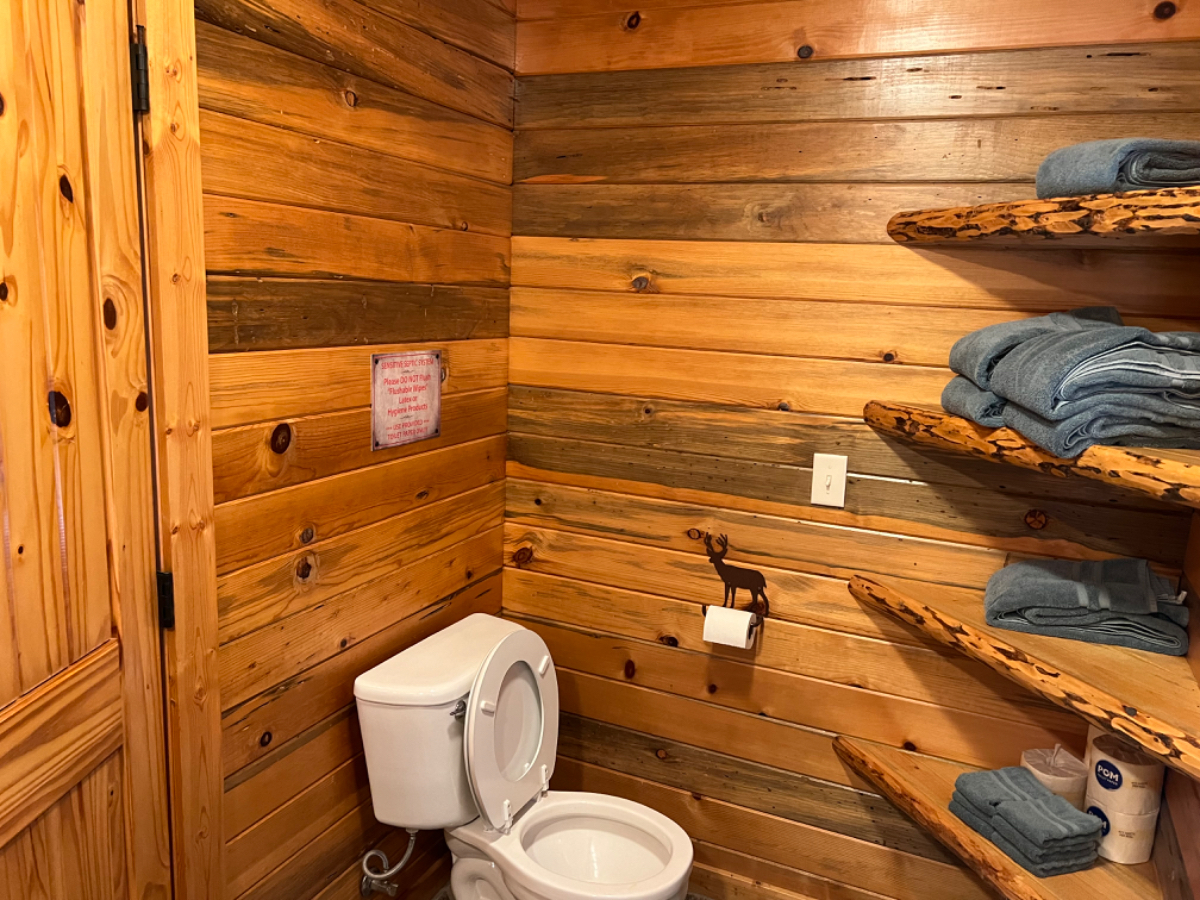2 Bedroom Loft Cabin - Photo 7
