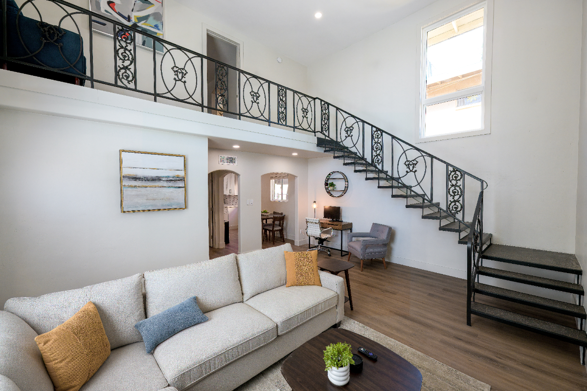 Modern Mid-Luxury Apartment in Prime Arcadia