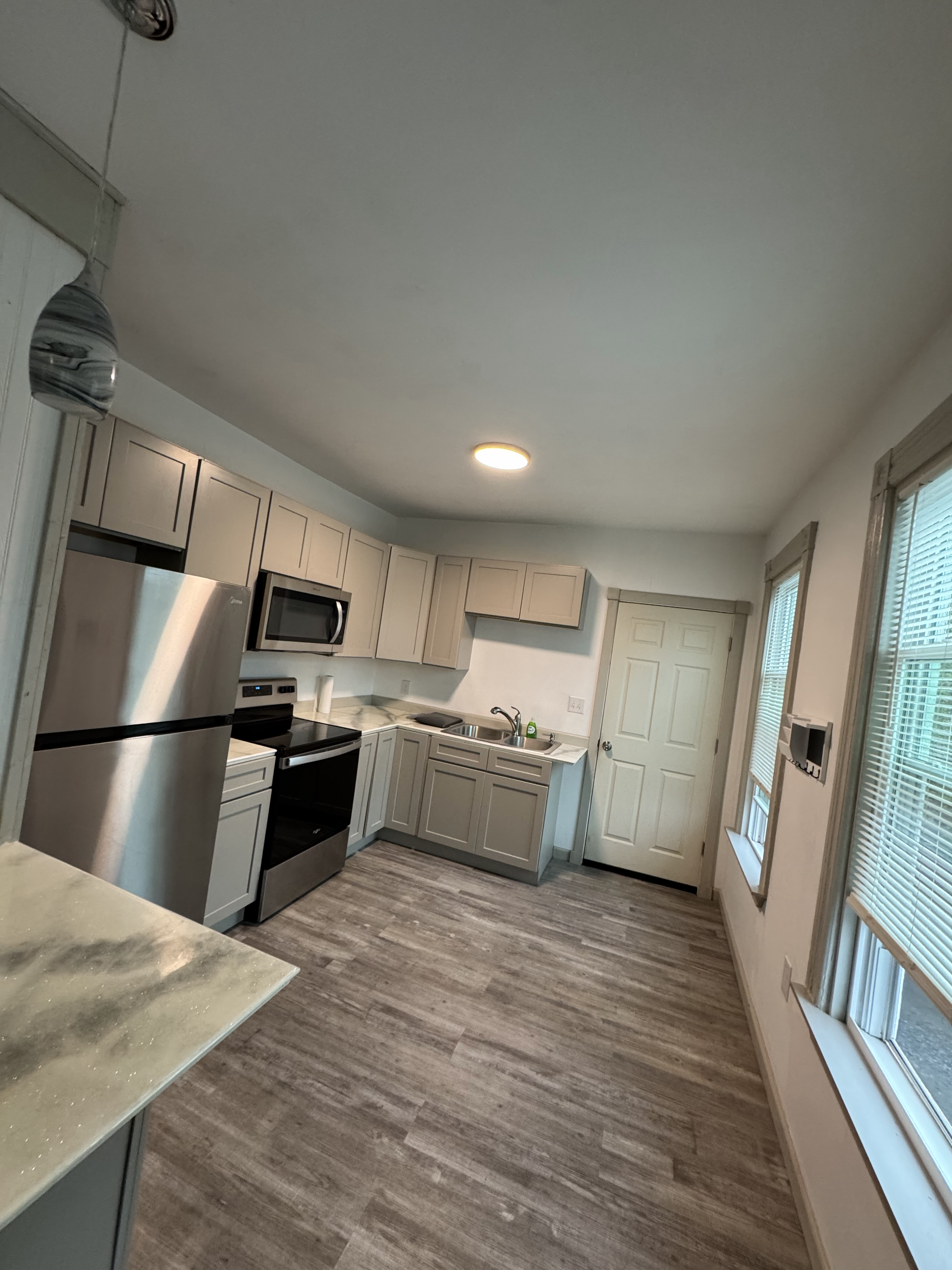 Luxury 1 Bedroom Unit Near Ellis Hospital and Downtown Schenectady Apt 1 - Photo 1