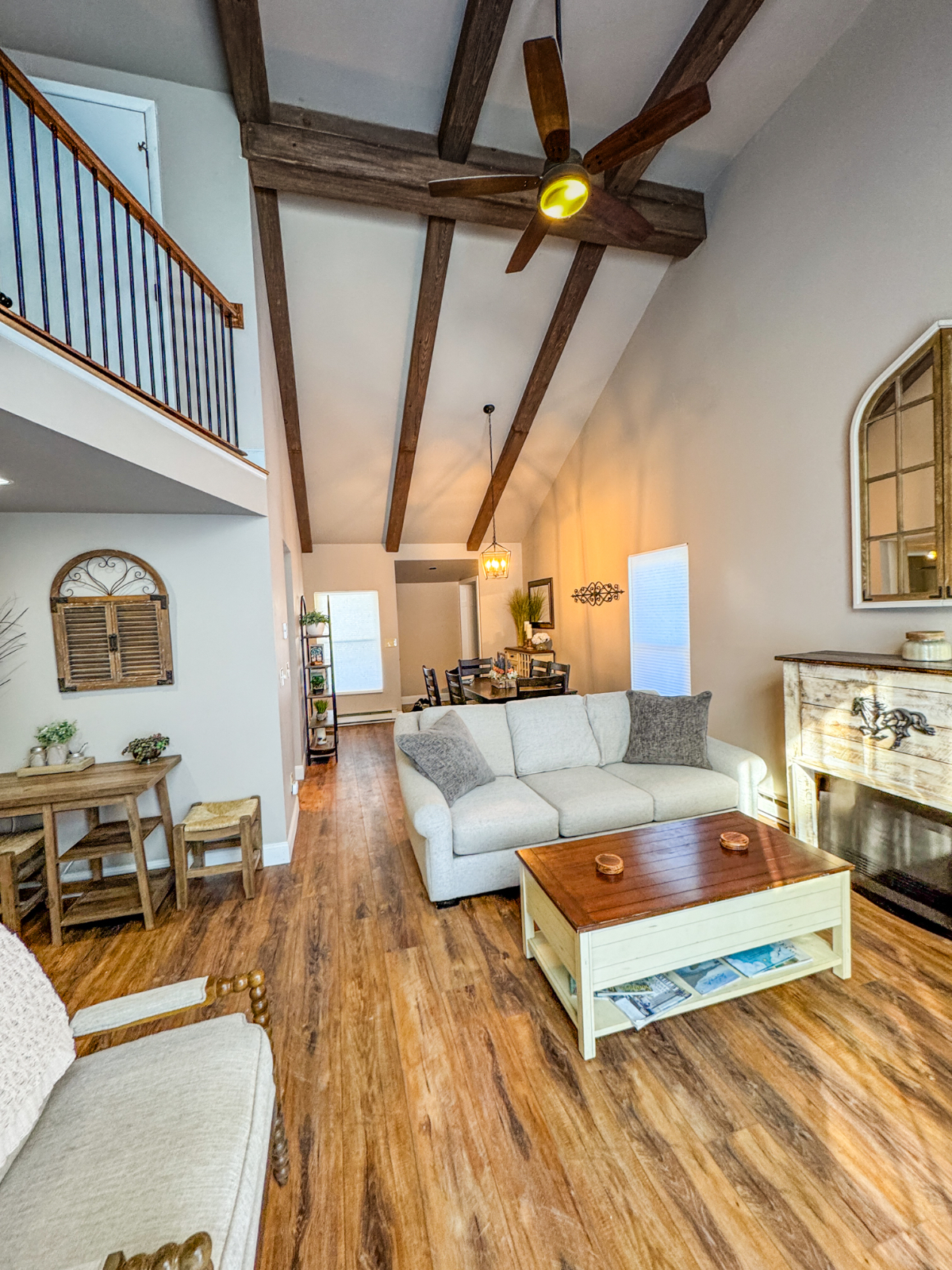 Spacious Saratoga Townhouse Retreat - Photo 3