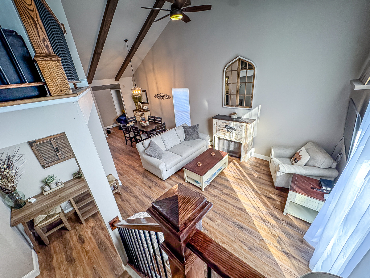 Spacious Saratoga Townhouse Retreat - Photo 7