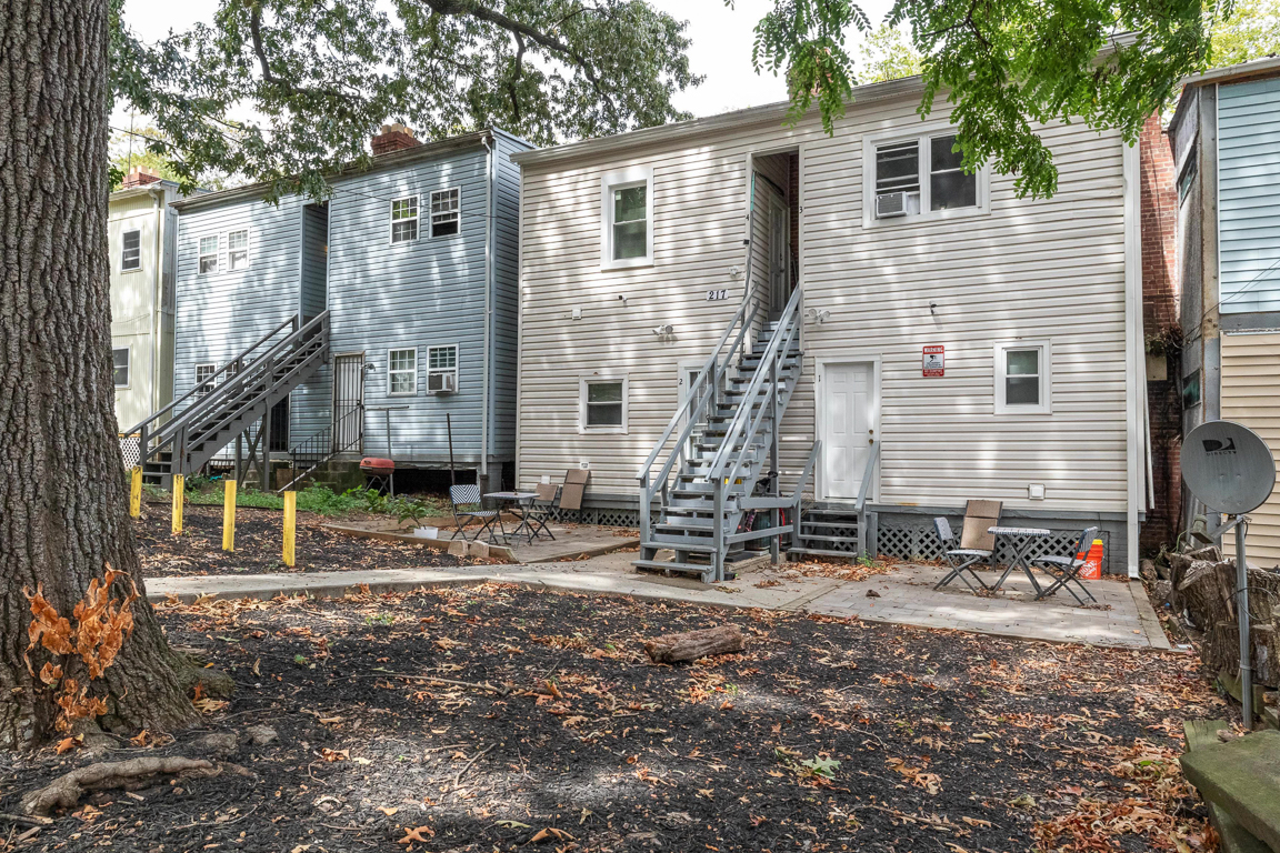 Newly Renovated 2-Bedroom Apartment Near Metro & Hospitals Prime Washington DC Location - Photo 3