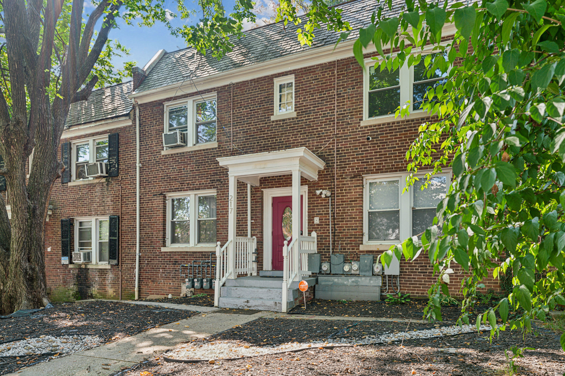 Newly Renovated 2-Bedroom Apartment Near Metro & Hospitals Prime Washington DC Location - Photo 6