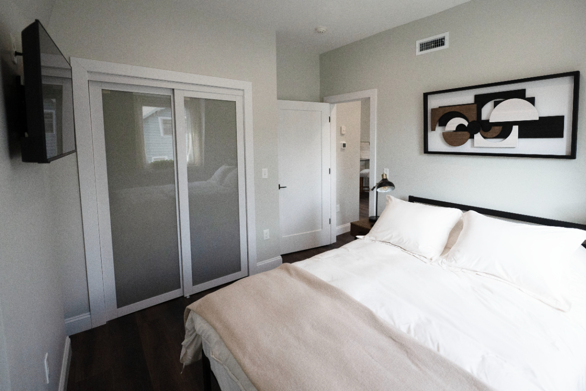 Newly Renovated, Stylish Apartment Minutes from Hospitals - Photo 7