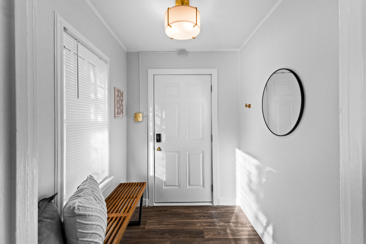 Modern One Bedroom near Downtown - Photo 8