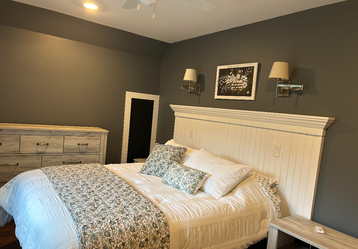 Cozy furnished apt near St Mary's, Nathan Litteaur, Saratoga, Albany Med & Ellis Hospitals - Photo 1