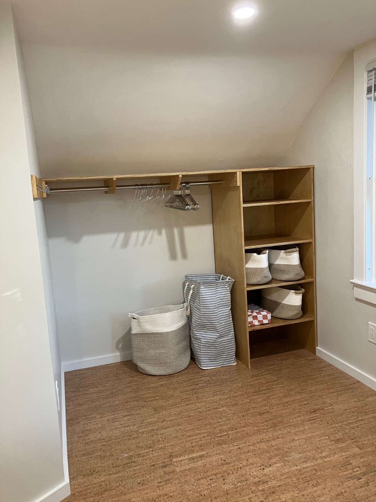 2 Bedroom Upstairs Apartment - Photo 10