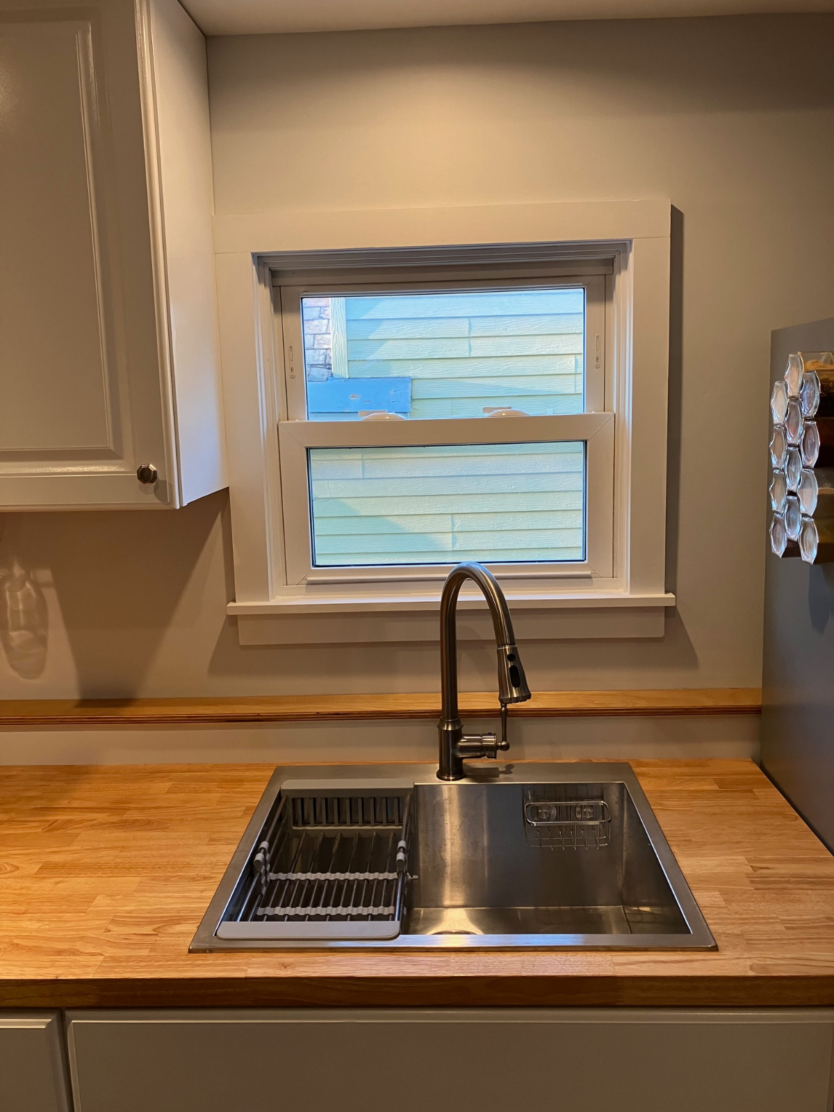 2 Bedroom Upstairs Apartment - Photo 4