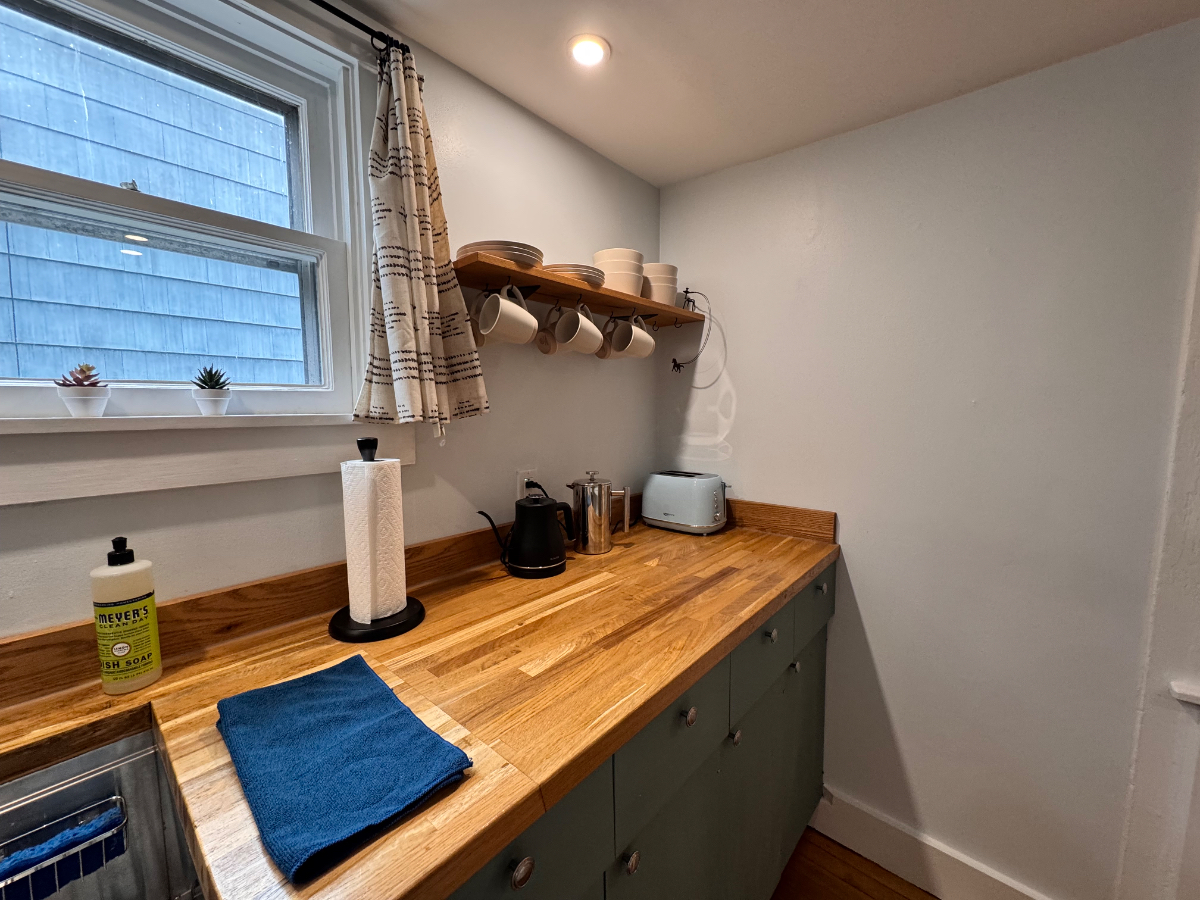 2 Bedroom Upstairs Apartment - Photo 4