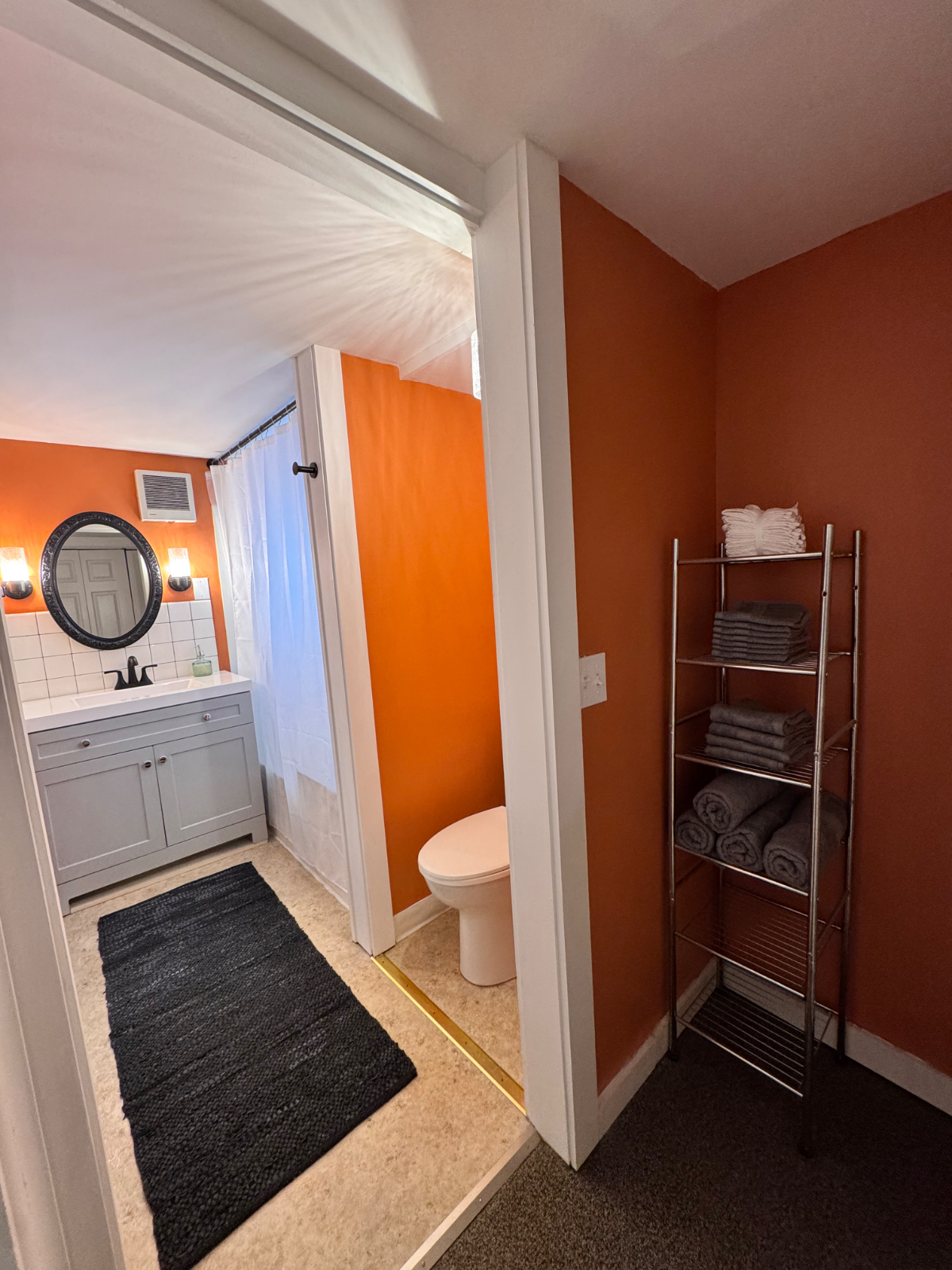 2 Bedroom Upstairs Apartment - Photo 9