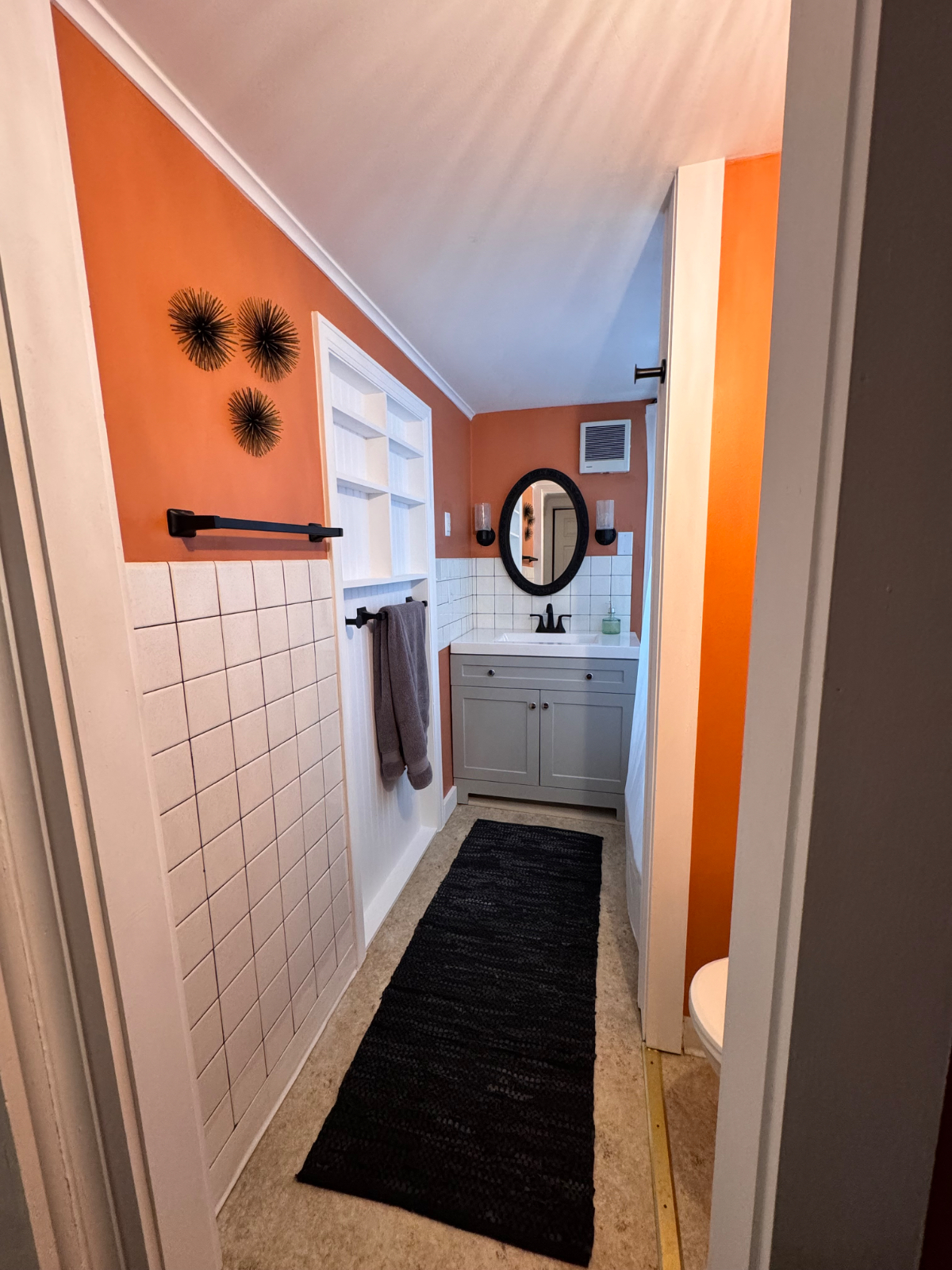 2 Bedroom Upstairs Apartment - Photo 12