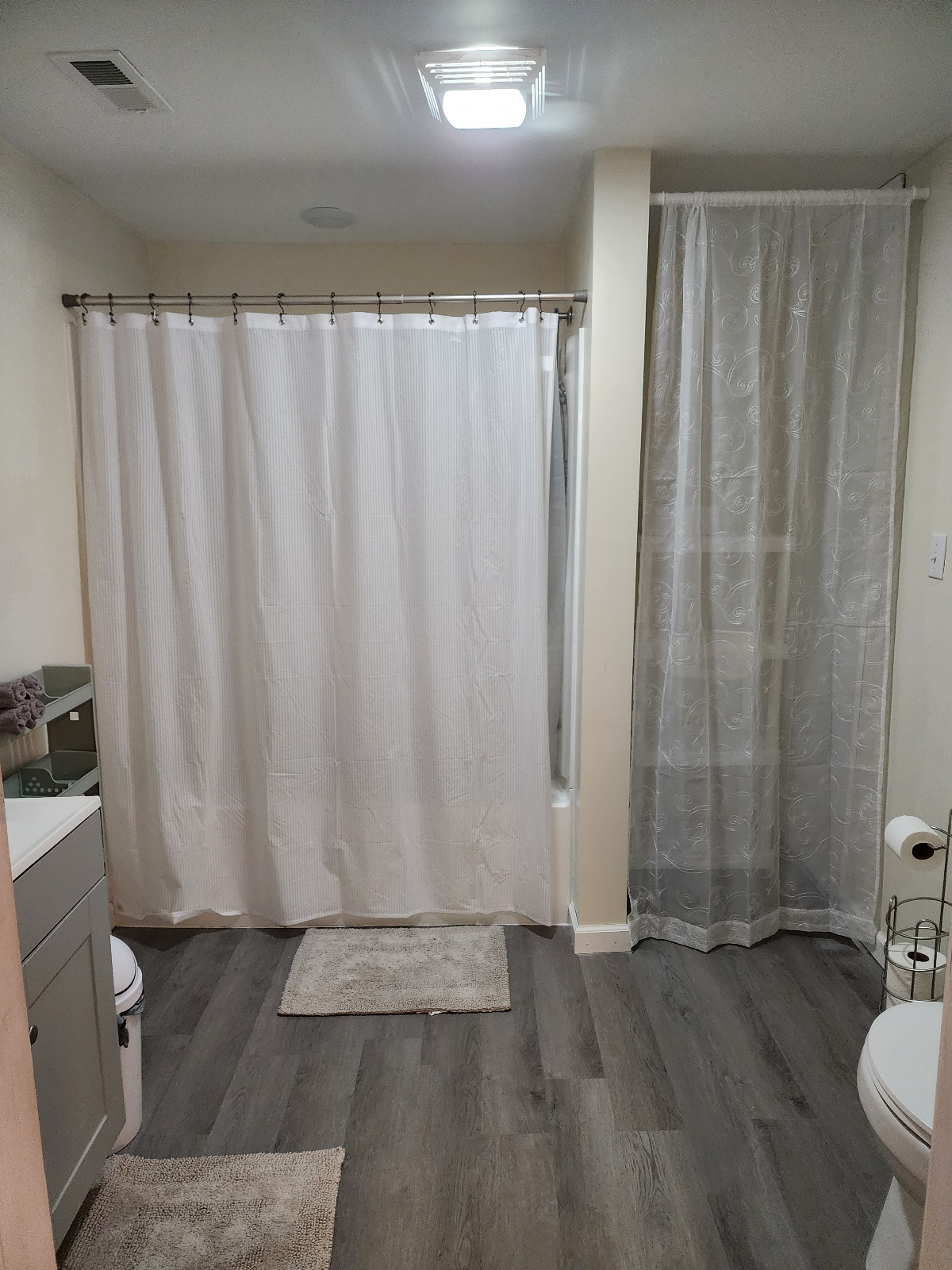 2/2, Whole house, fully renovated, pet friendly, small yard, corner lot - Photo 2