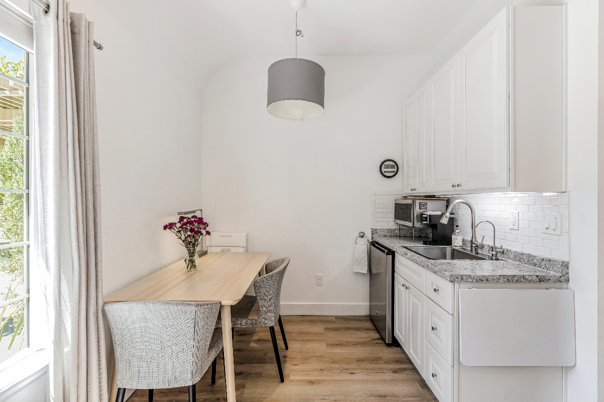 Charming Private Studio Near Hospitals - Photo 4