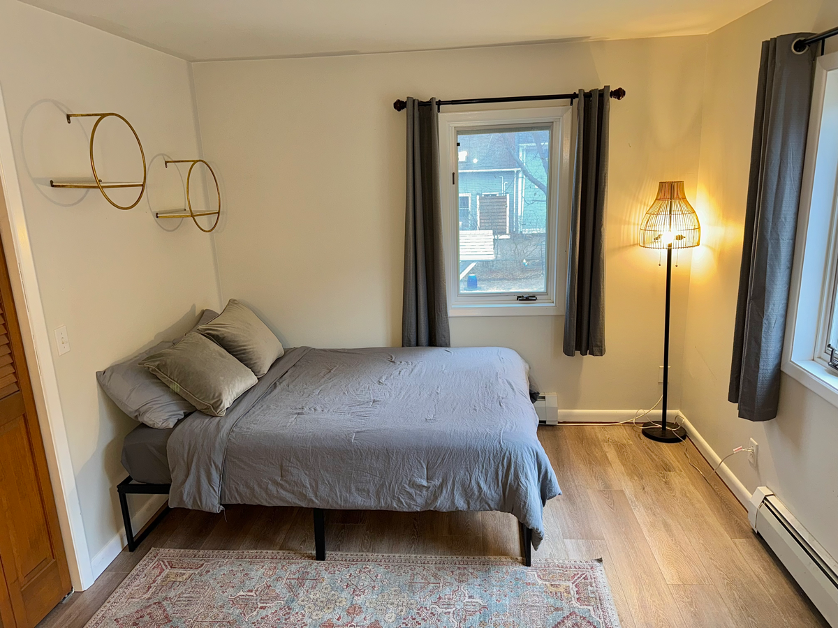 Beautiful 2 Bedroom Apt Overlooking Lake Champlain - Photo 4
