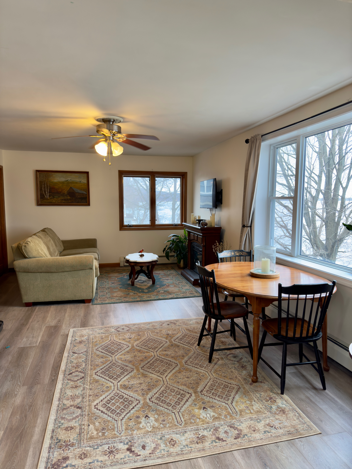 Beautiful 2 Bedroom Apt Overlooking Lake Champlain - Photo 5