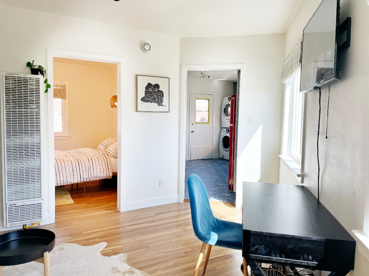 Amazing location newly renovated unit - Photo 3
