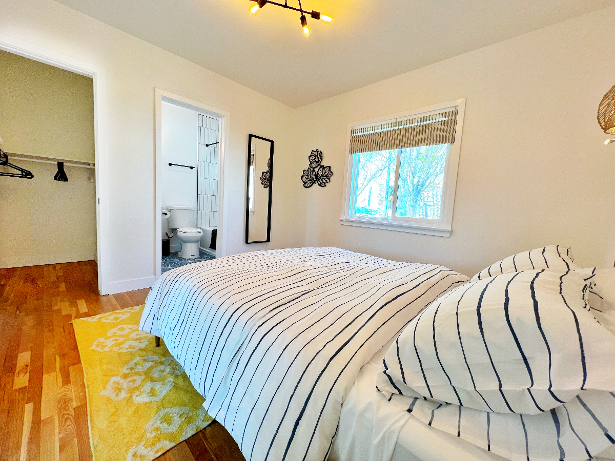 Amazing location newly renovated unit - Photo 5