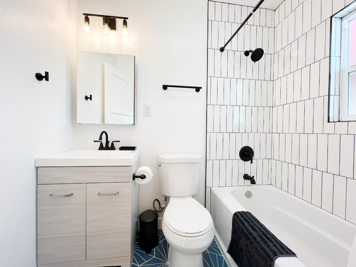 Amazing location newly renovated unit - Photo 6