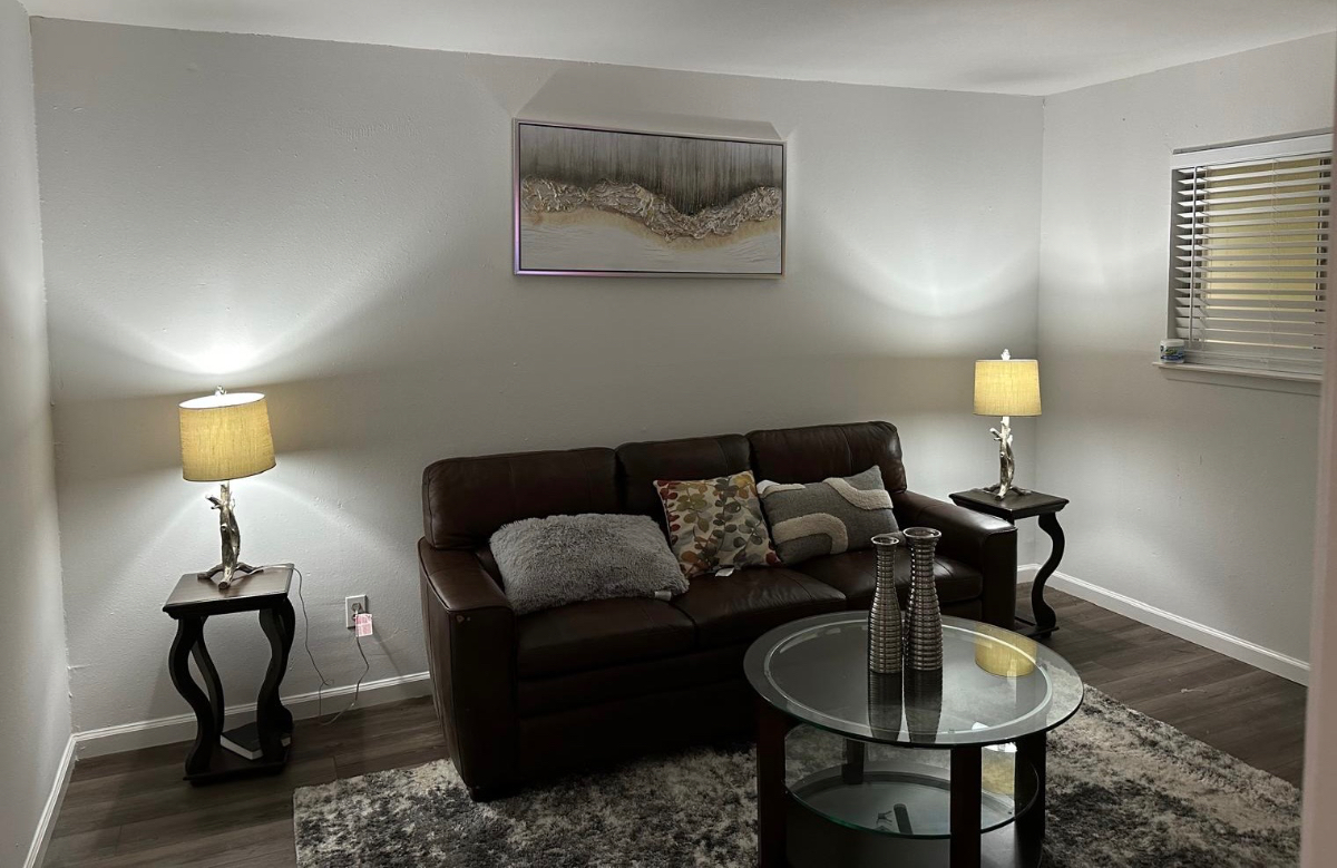 607 2-bedroom, 1-bathroom Space