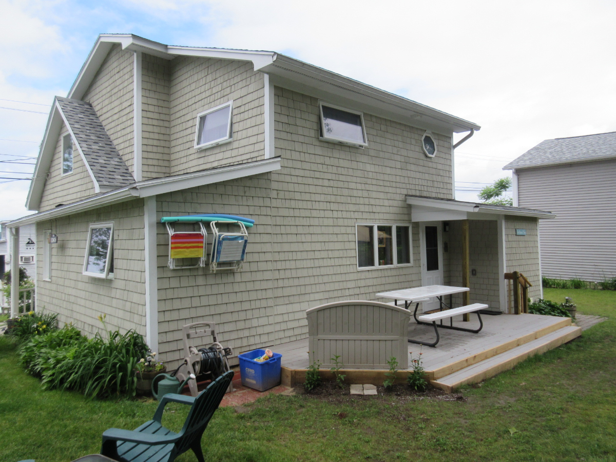Comfortable Fully Furnished 3-Bedroom House on Beautiful Malletts Bay - Photo 7