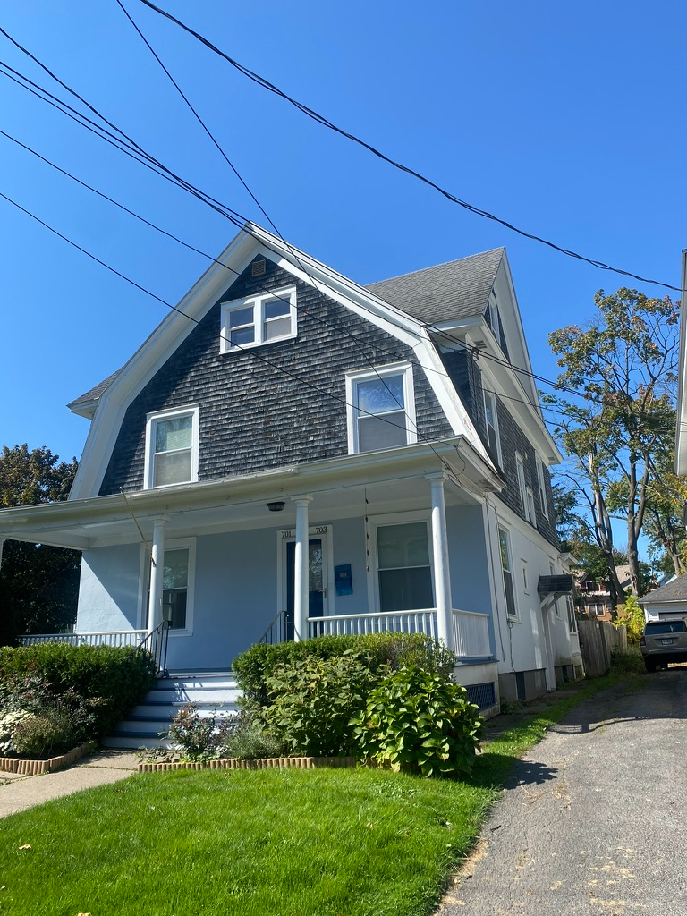 HUGE Victorian in Schenectady - 4 Bdrm/2 Bthrm, Pet Friendly Home - Photo 1