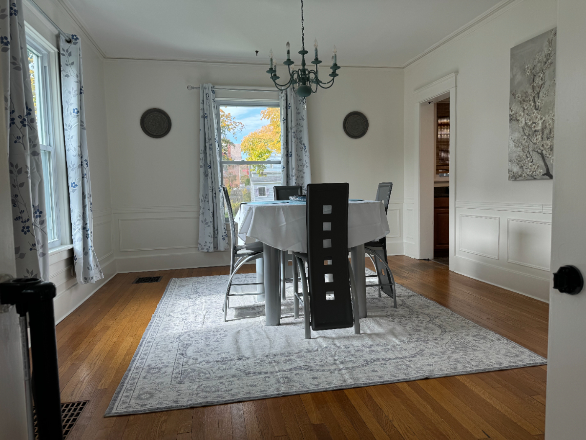HUGE Victorian in Schenectady - 4 Bdrm/2 Bthrm, Pet Friendly Home - Photo 2