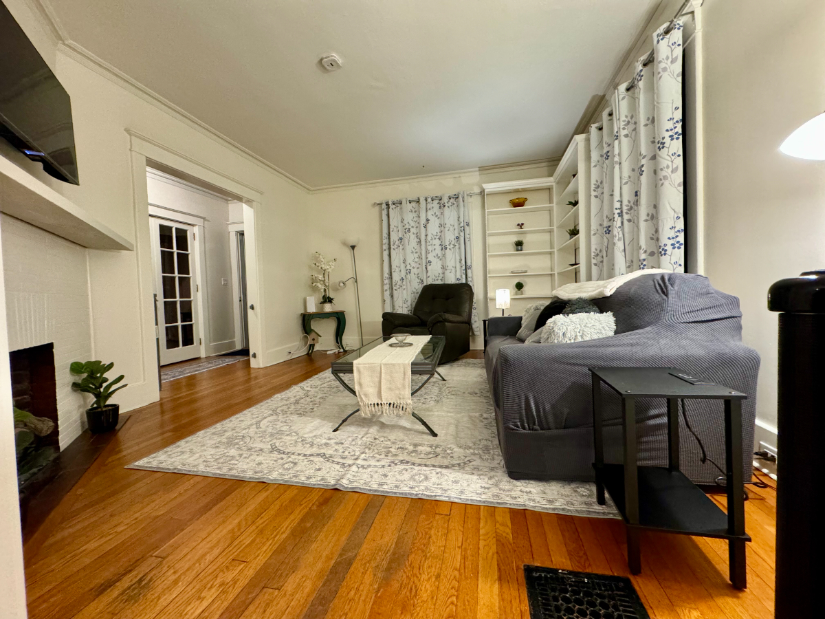 HUGE Victorian in Schenectady - 4 Bdrm/2 Bthrm, Pet Friendly Home - Photo 3