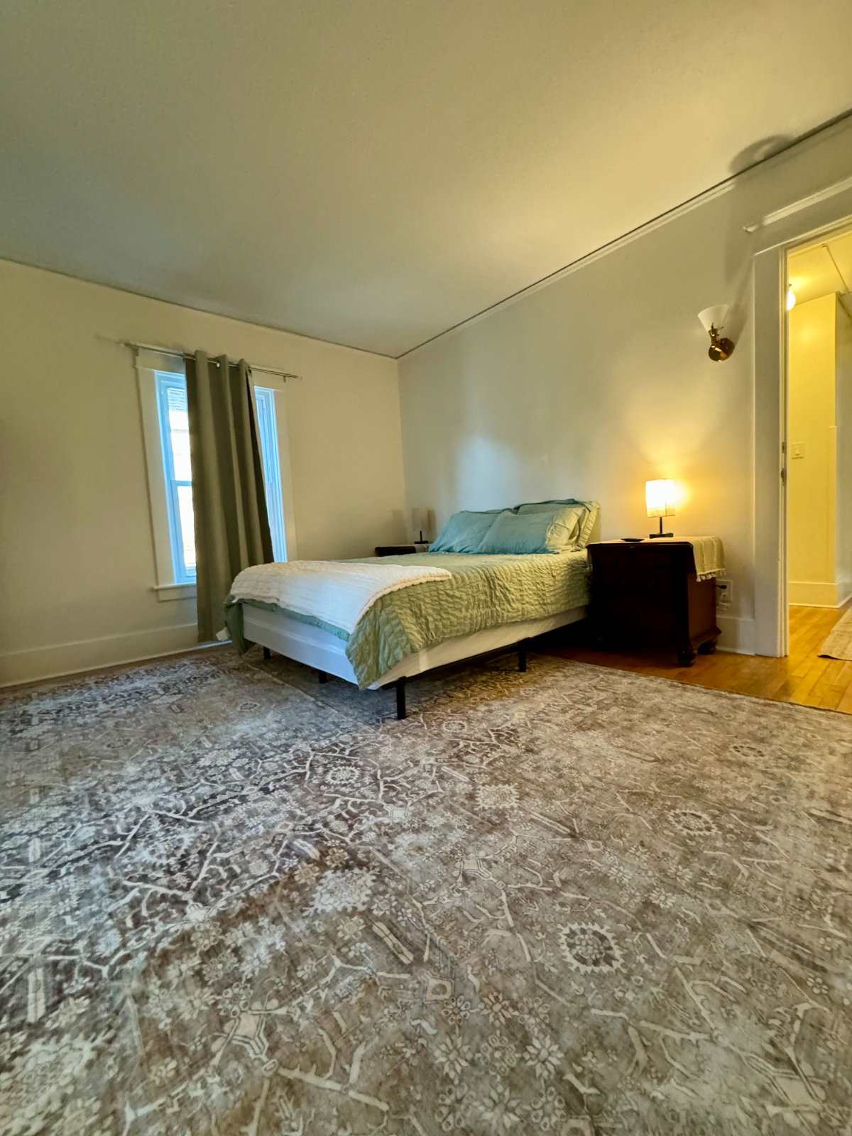 HUGE Victorian in Schenectady - 4 Bdrm/2 Bthrm, Pet Friendly Home - Photo 6