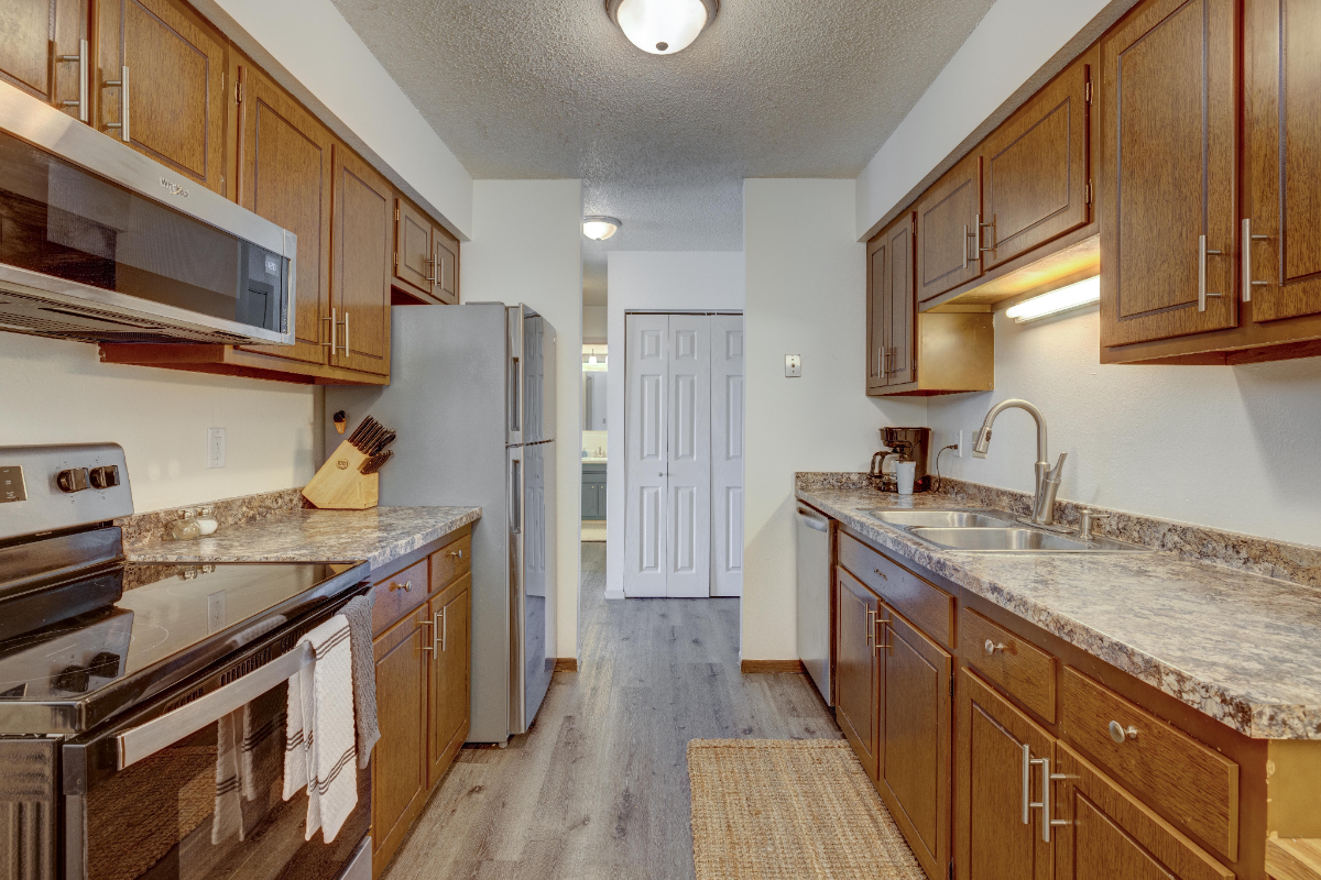 Secure, Quiet & Private 1-Bed Condo Fully Furnished, Low Maintenance, Ideal for Traveling Profession - Photo 5