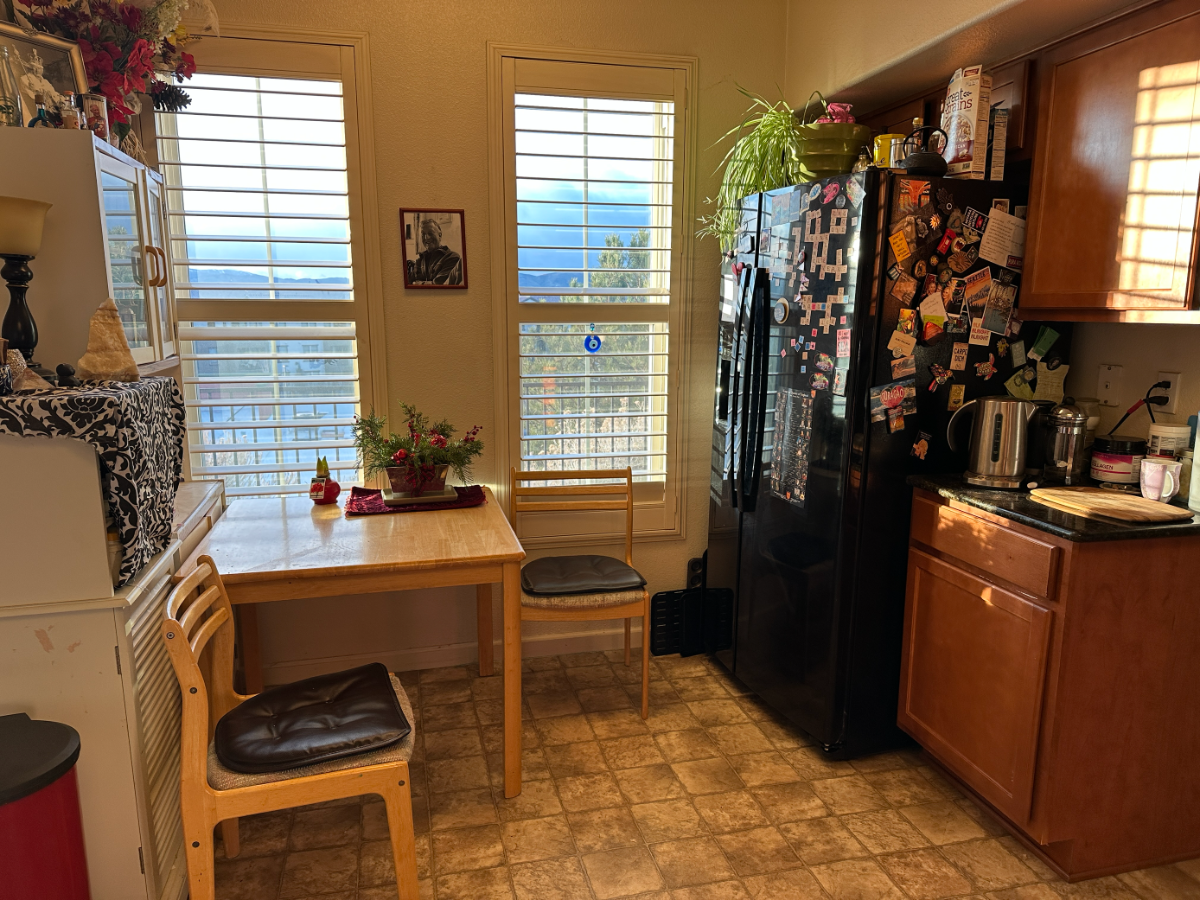 Fully Furnished Master Queen sized Bedroom with en-suite Bathroom & walk in closet - Photo 8