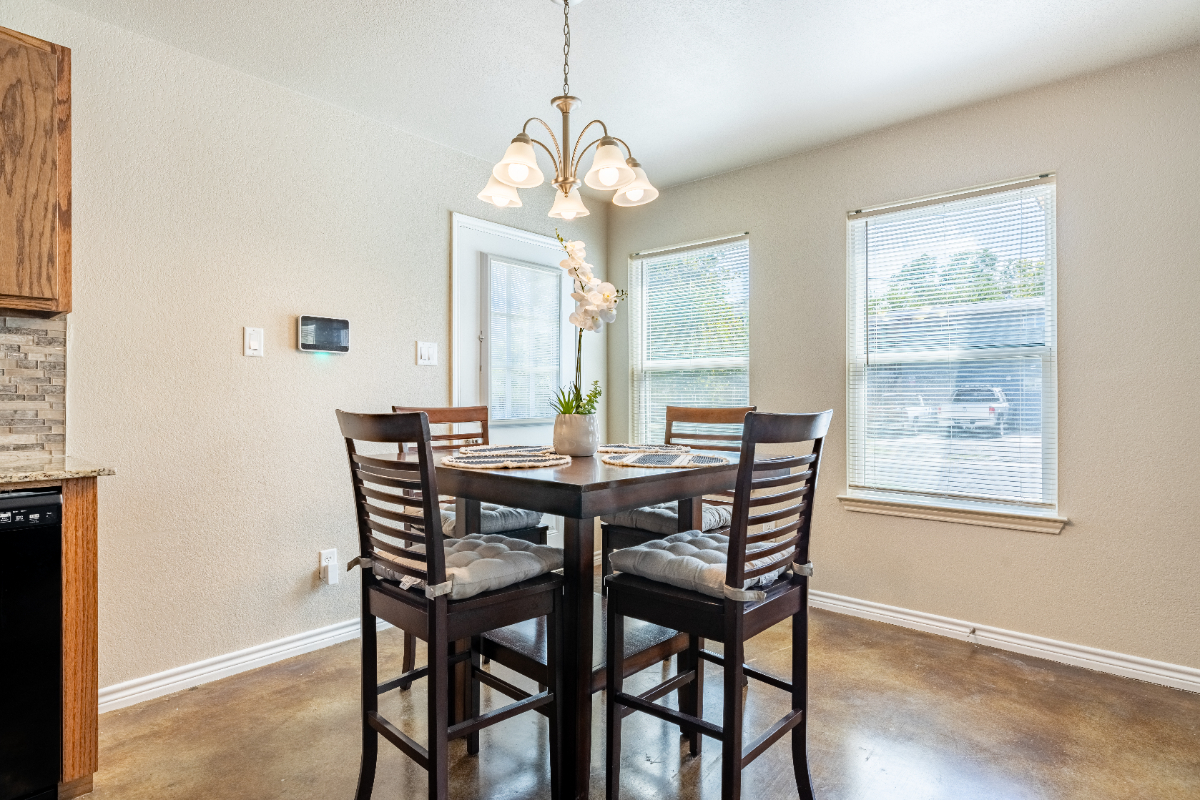 Bright and Inviting 3-Bedroom Apartment with All the Essentials and Outdoor Spaces - Photo 10