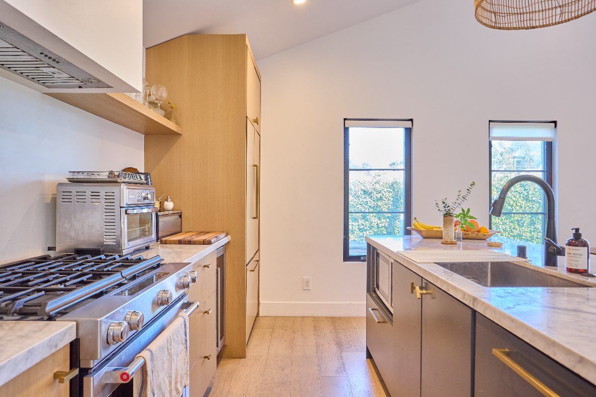 2BR-2 BA Moden Home in Hidden Gem Beach Community of Del Rey - Near Hospitals & Beach - Photo 4
