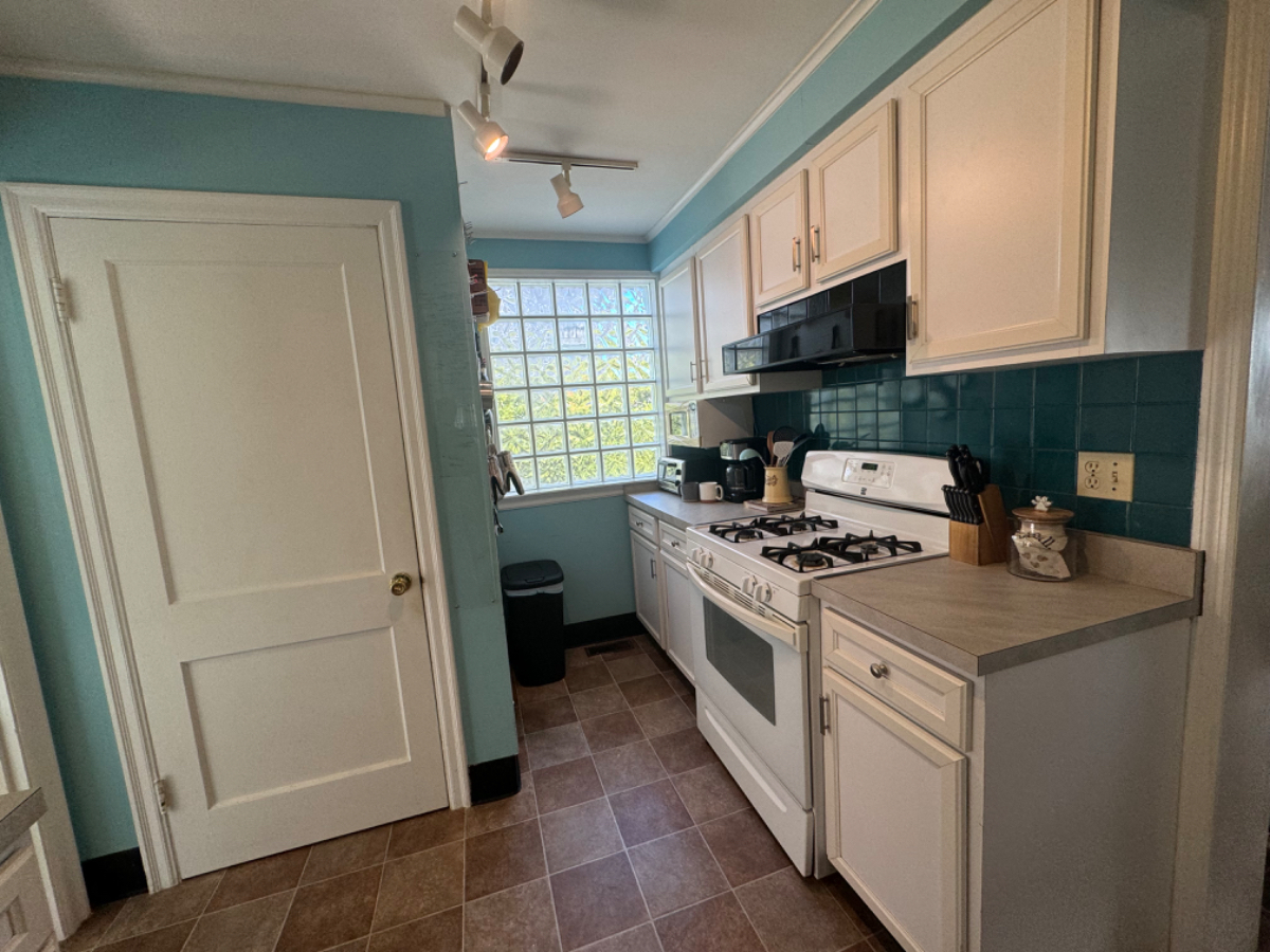 Multi-level home in heart of Kanawha City - Photo 5